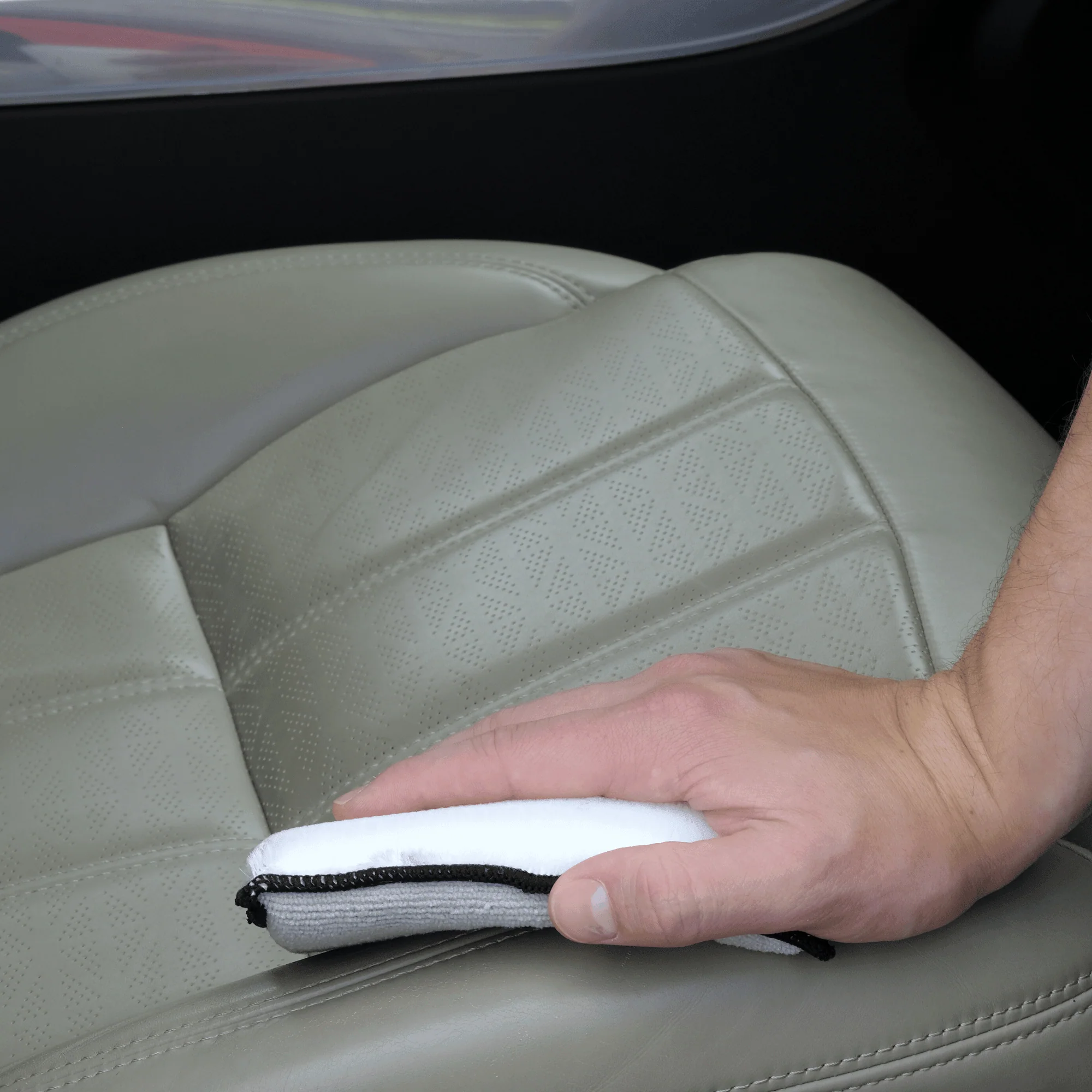 Interior Microfibre Scrubbing & Applicator Pad - Image 3
